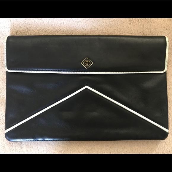 Gucci Handbags - Vintage Gucci Leather Clutch
